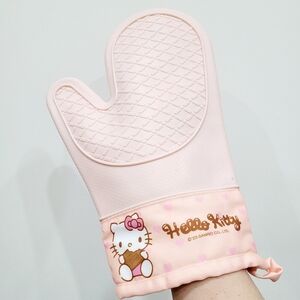 Brand New Sanrio Hello Kitty Silicone Oven Mitt Glove Pink